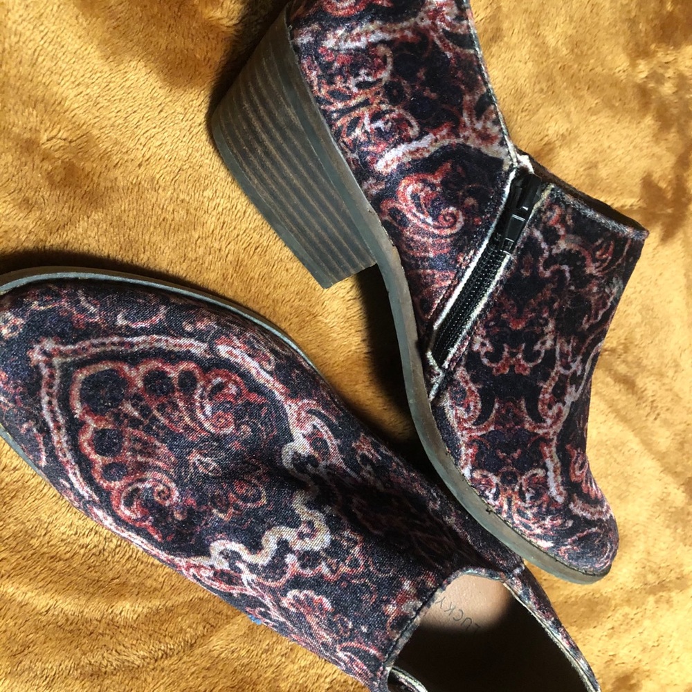 Ladies Lucky Brand Ankle Booties